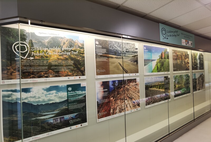 HKU Stephen Hui Geological Museum is showcasing a special exhibition entitled “On the Geology Trail”, presenting a series of beautiful photos of Poland’s geological landforms. 